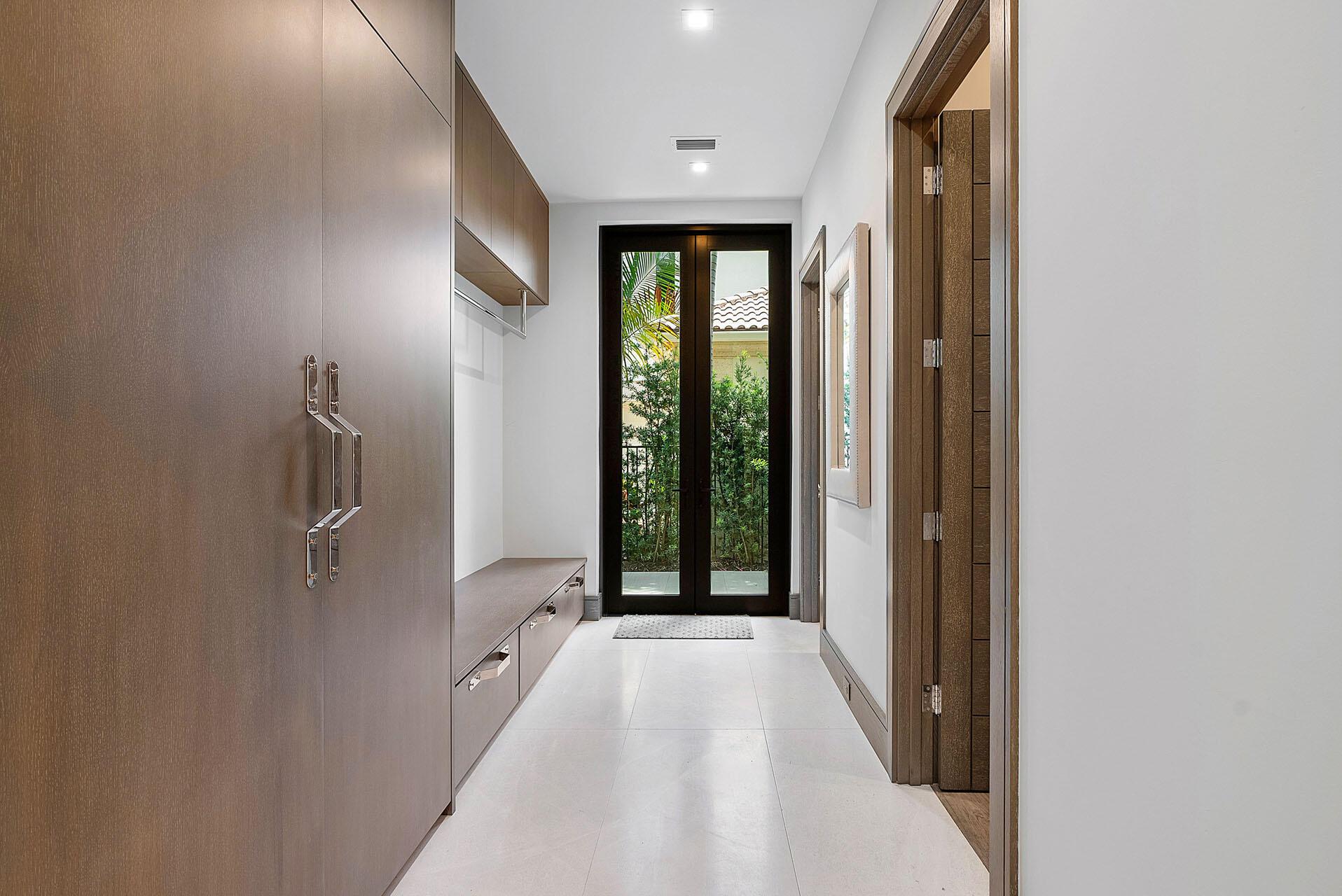 ROYAL PALM YACHT & COUNTR - Residential