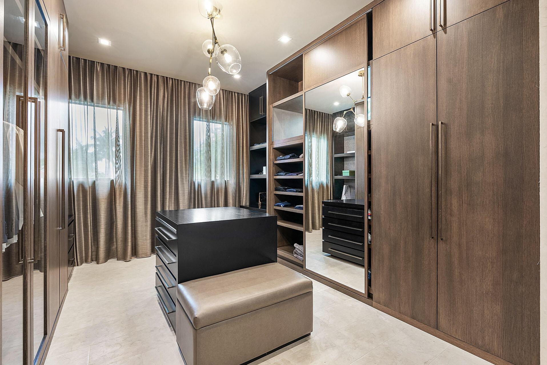 ROYAL PALM YACHT & COUNTR - Residential