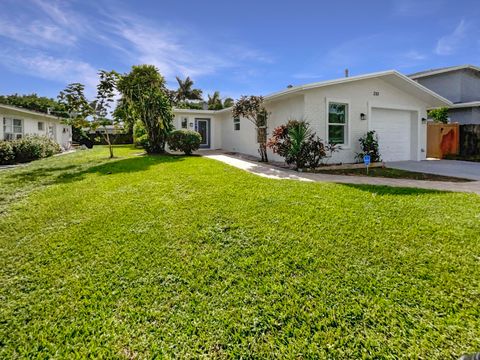 A home in Wilton Manors