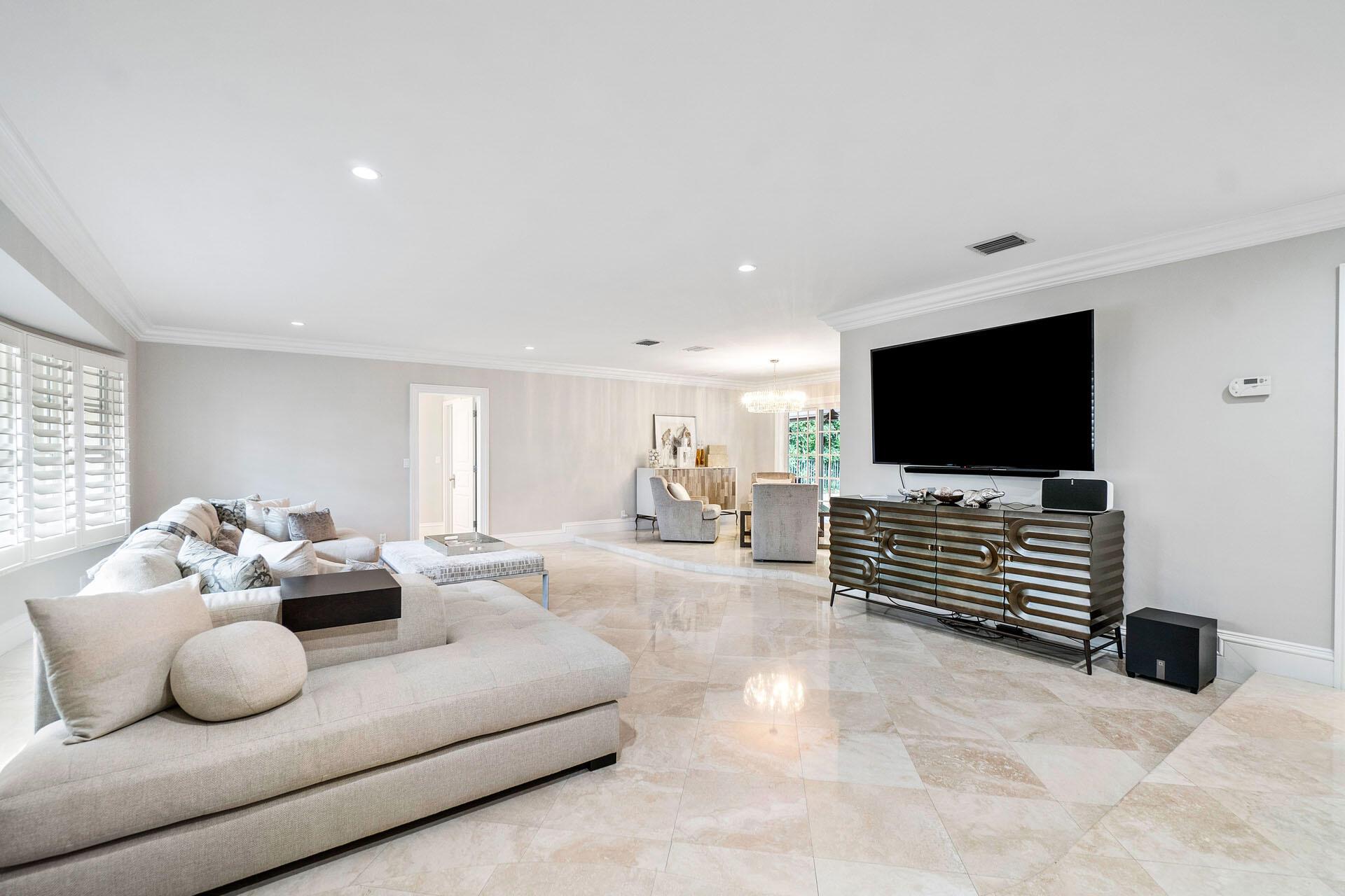 ROYAL PALM YACHT & COUNTR - Residential