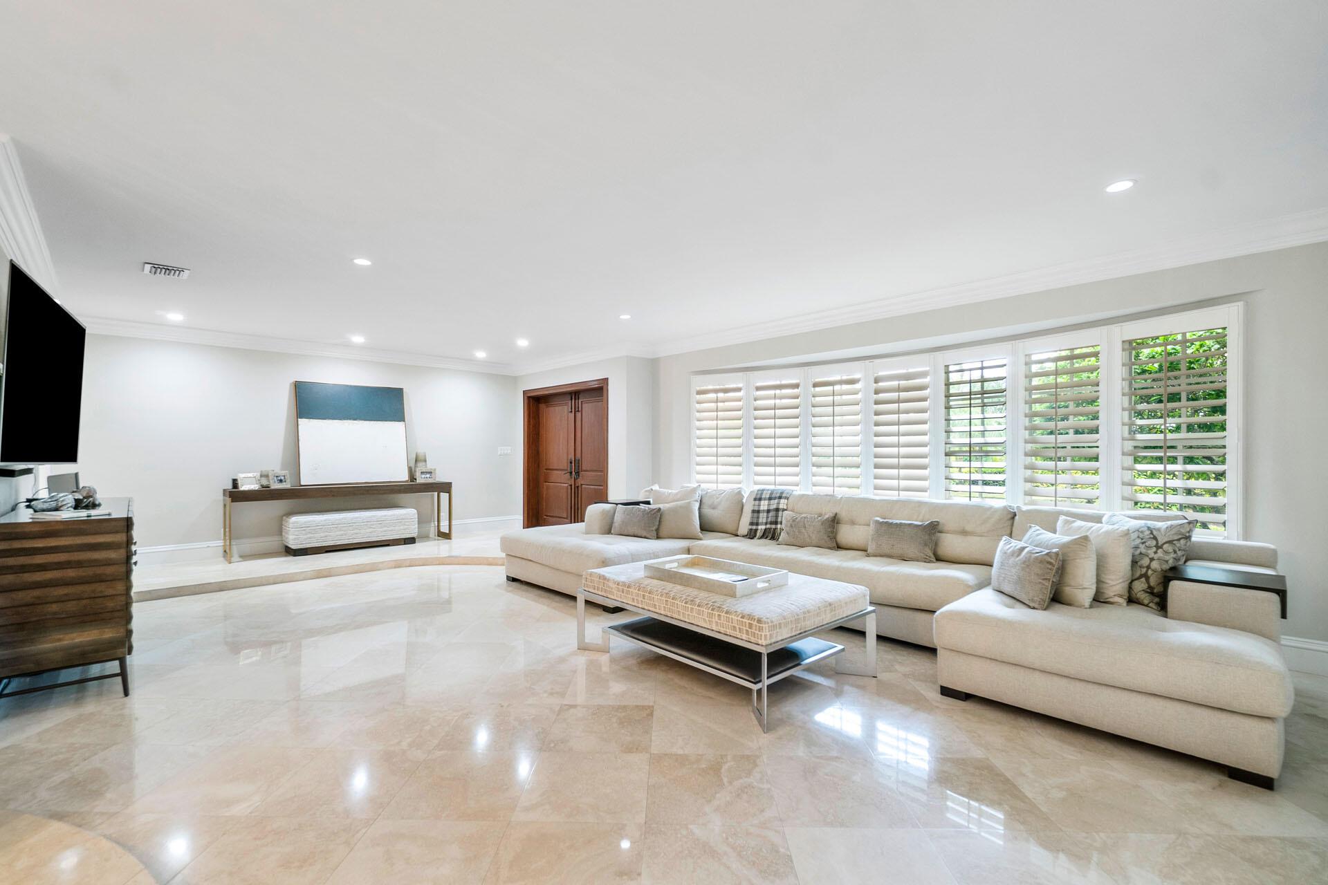 ROYAL PALM YACHT & COUNTR - Residential