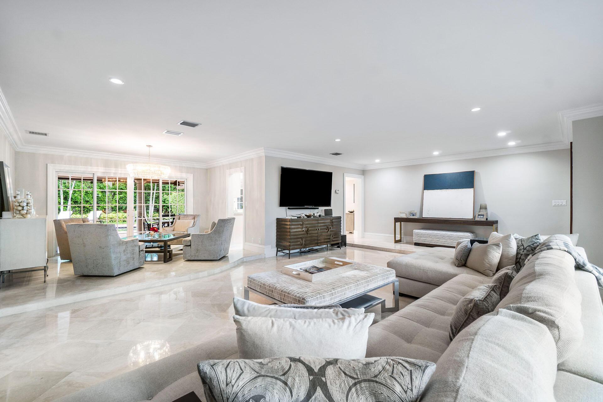 ROYAL PALM YACHT & COUNTR - Residential