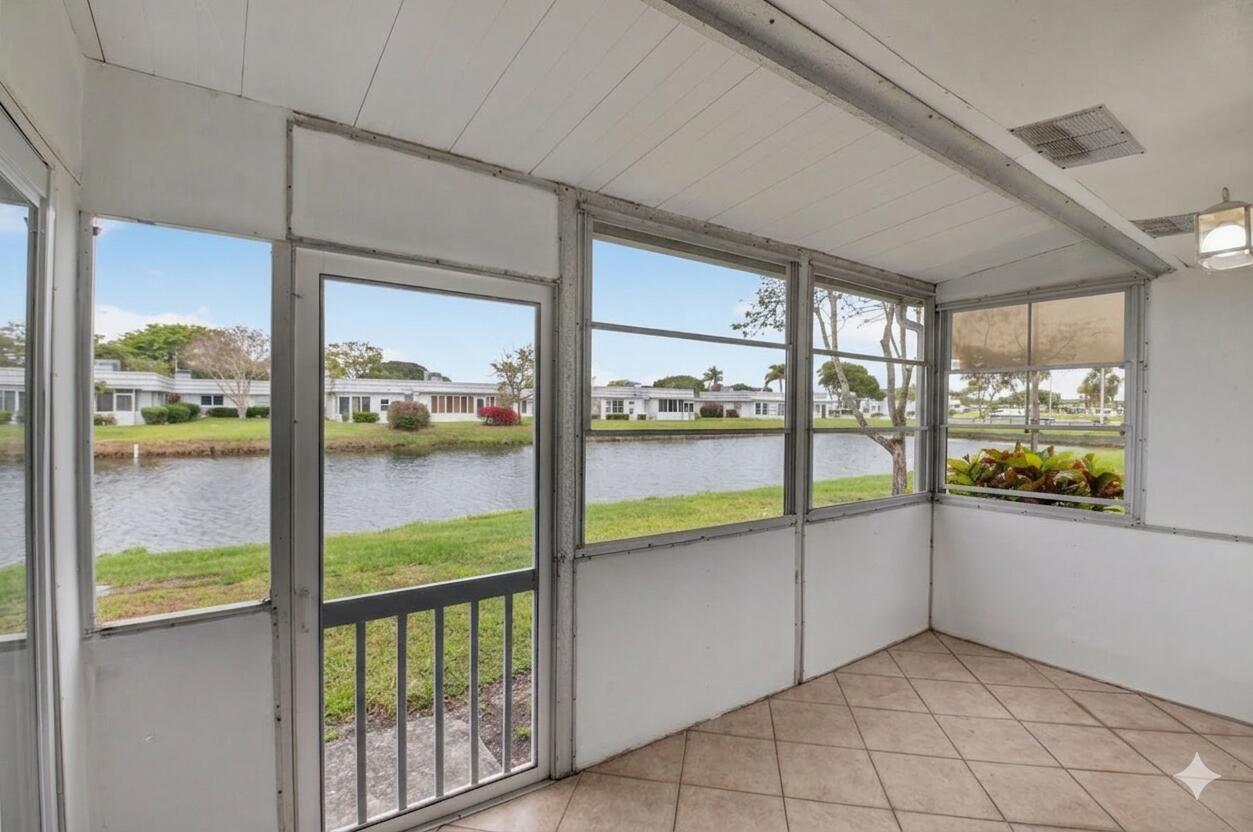 KINGS POINT VALENCIA CONDOS - Residential