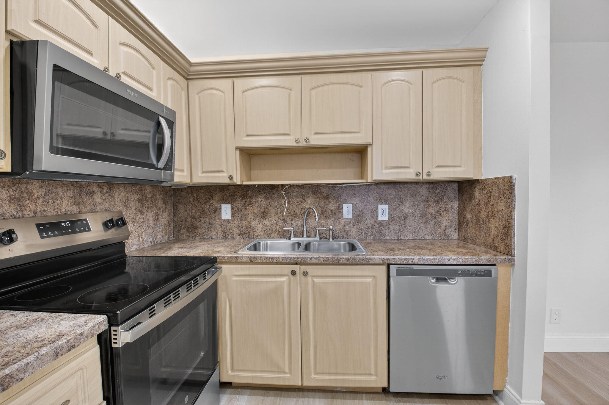 KINGS POINT VALENCIA CONDOS - Residential