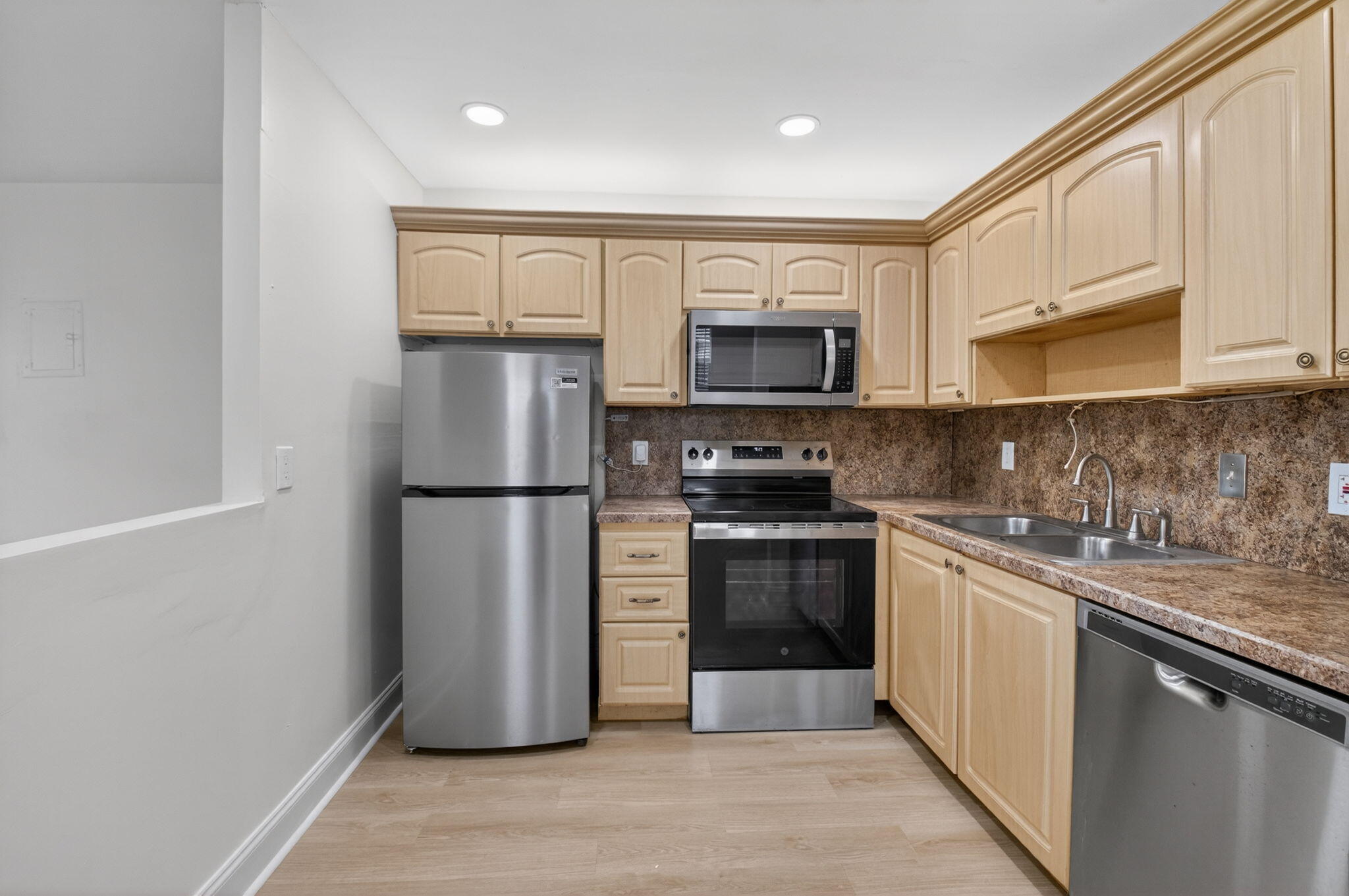 KINGS POINT VALENCIA CONDOS - Residential