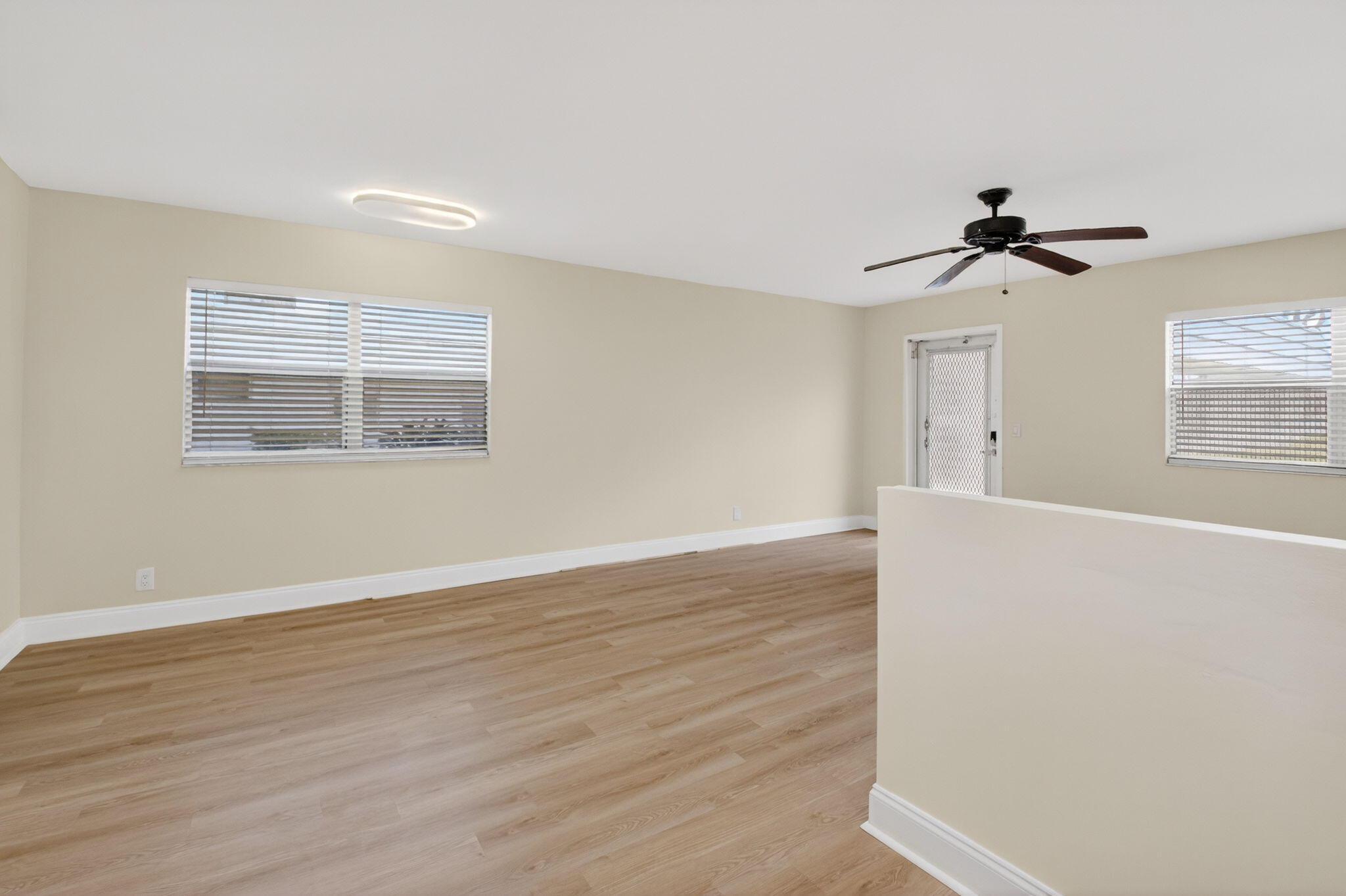 KINGS POINT VALENCIA CONDOS - Residential