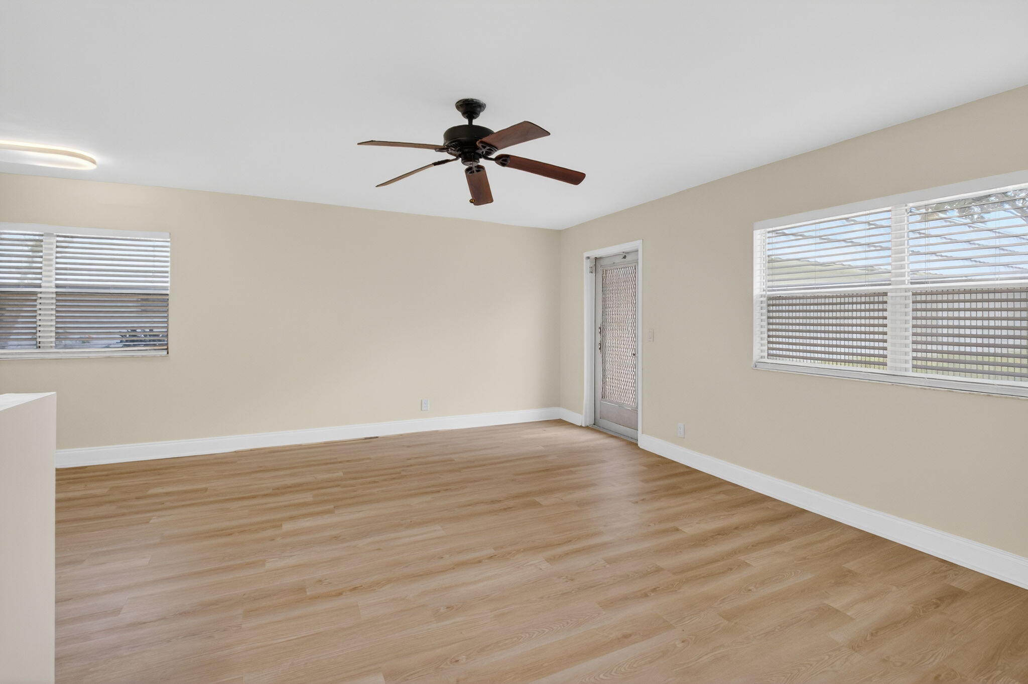 KINGS POINT VALENCIA CONDOS - Residential