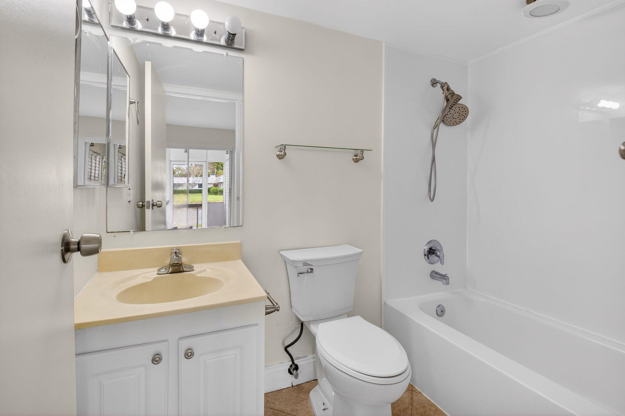 KINGS POINT VALENCIA CONDOS - Residential