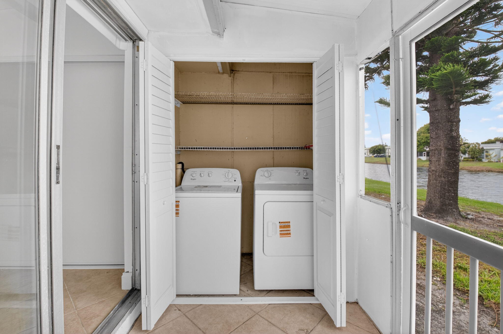 KINGS POINT VALENCIA CONDOS - Residential