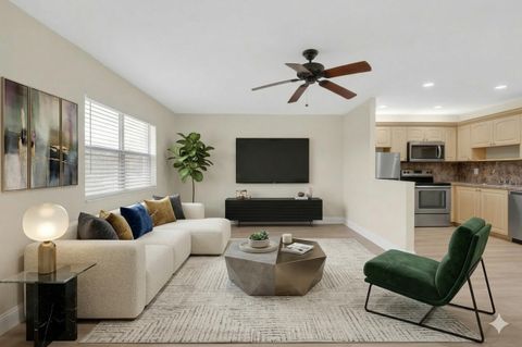 158 Valencia G Delray Beach FL 33446