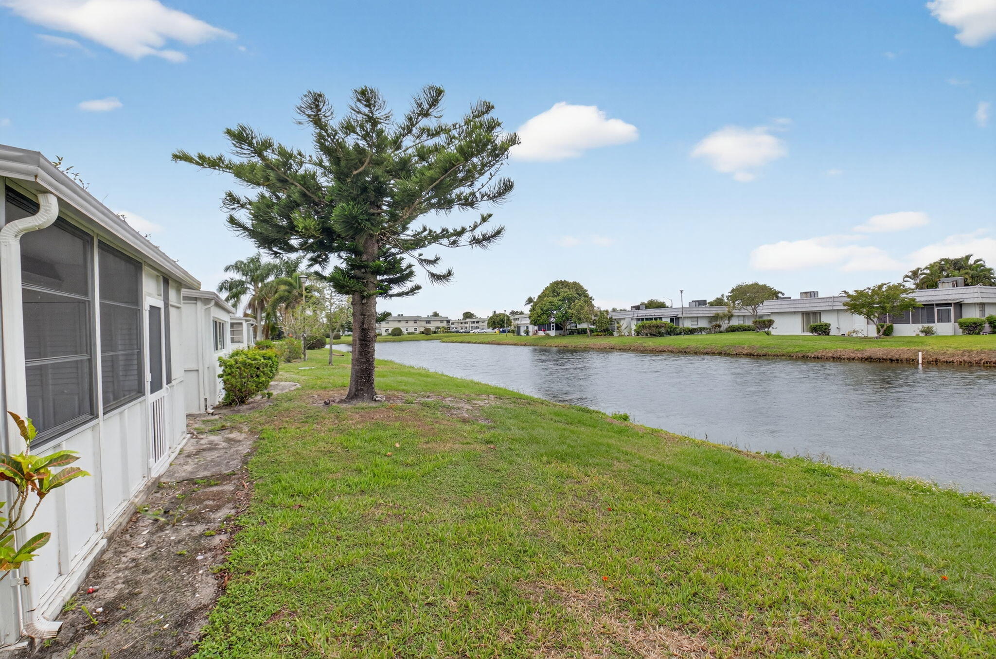 KINGS POINT VALENCIA CONDOS - Residential