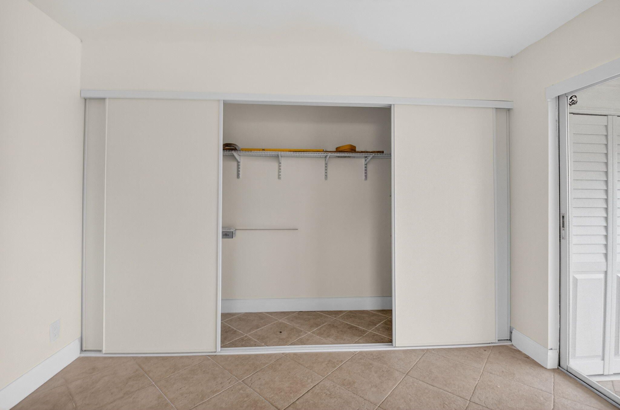 KINGS POINT VALENCIA CONDOS - Residential