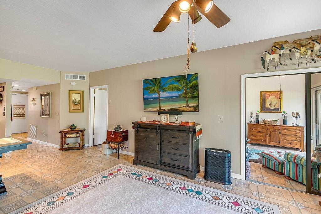 REFLECTIONS ON THE RIVER - Residential