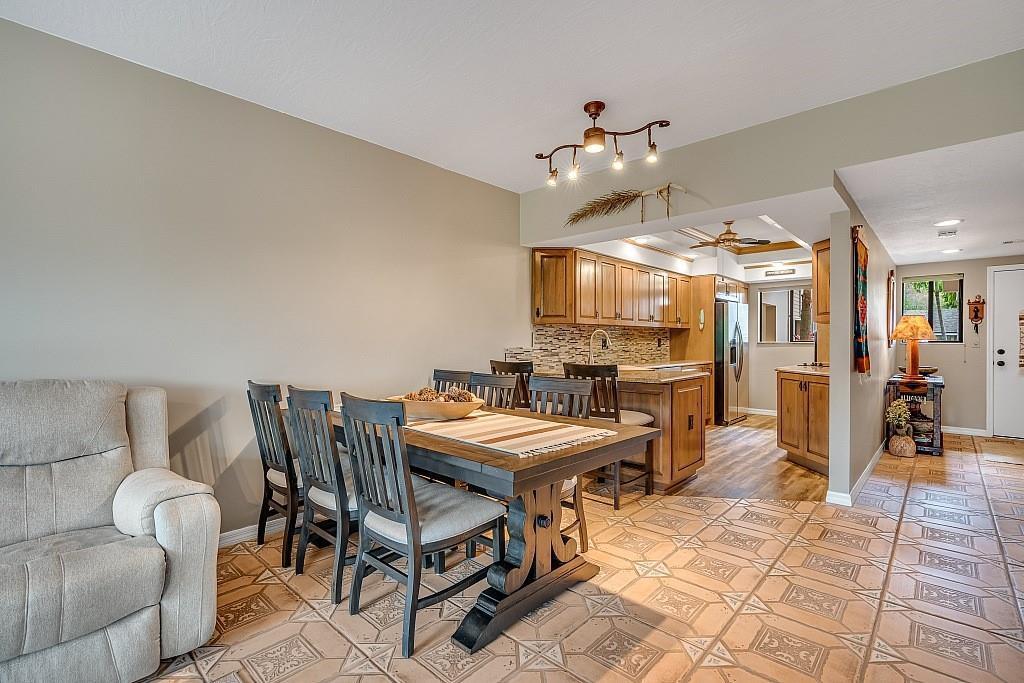 REFLECTIONS ON THE RIVER - Residential