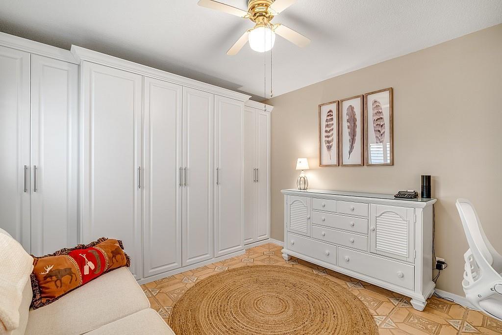 REFLECTIONS ON THE RIVER - Residential