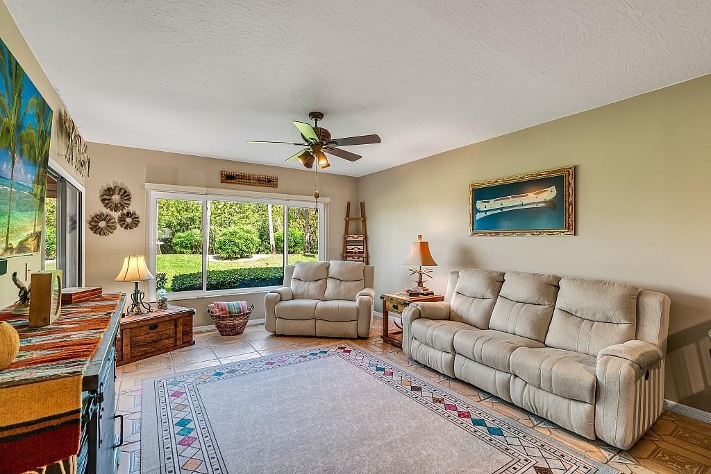 REFLECTIONS ON THE RIVER - Residential