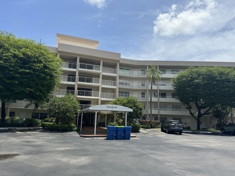 3900 Oaks Clubhouse Dr 108 Pompano Beach FL 33069
