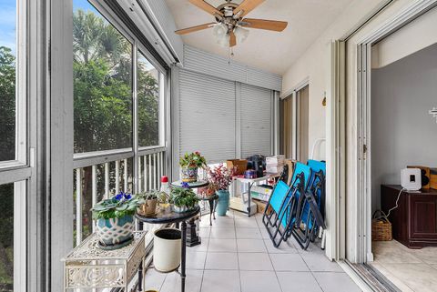 Tiny photo for 3146 Via Poinciana #307, Lake Worth, FL 33467 (MLS # R11167611)