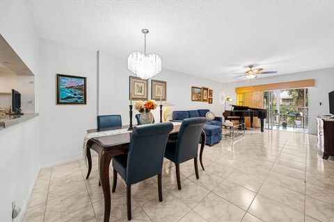 Tiny photo for 3146 Via Poinciana #307, Lake Worth, FL 33467 (MLS # R11167611)