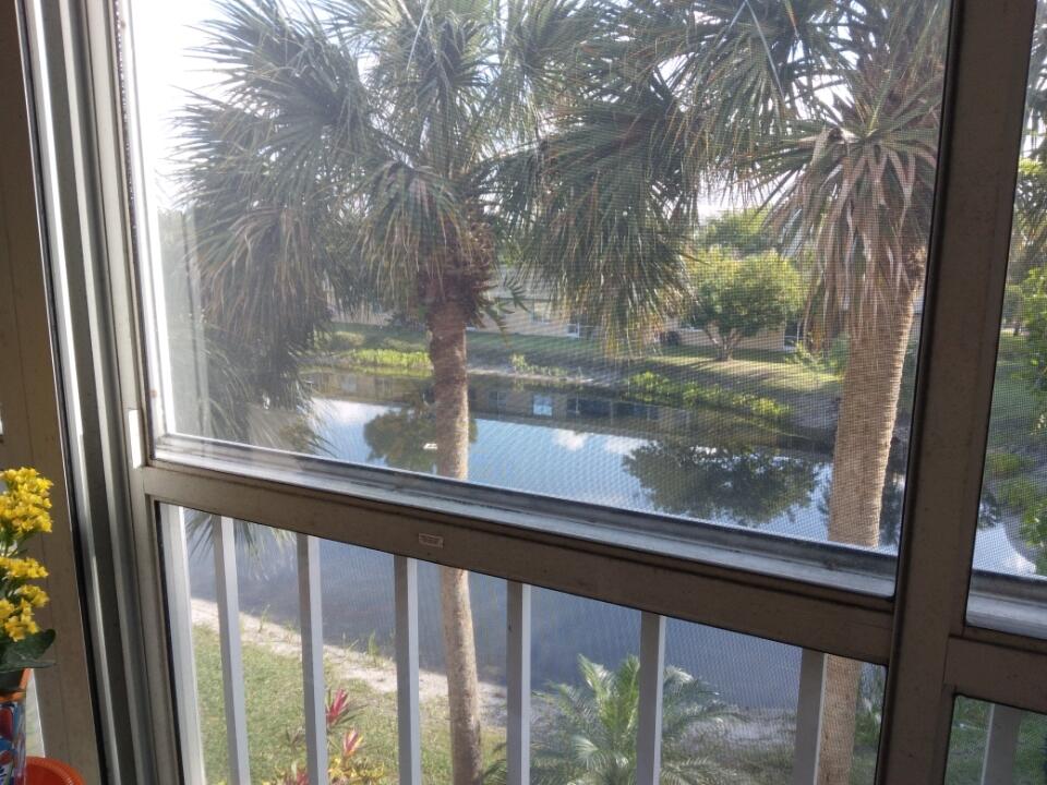 3146 Via Poinciana 307