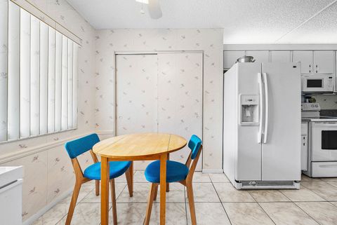 Tiny photo for 3146 Via Poinciana #307, Lake Worth, FL 33467 (MLS # R11167611)