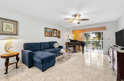 Tiny photo for 3146 Via Poinciana #307, Lake Worth, FL 33467 (MLS # R11167611)