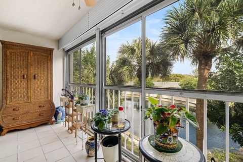 Tiny photo for 3146 Via Poinciana #307, Lake Worth, FL 33467 (MLS # R11167611)