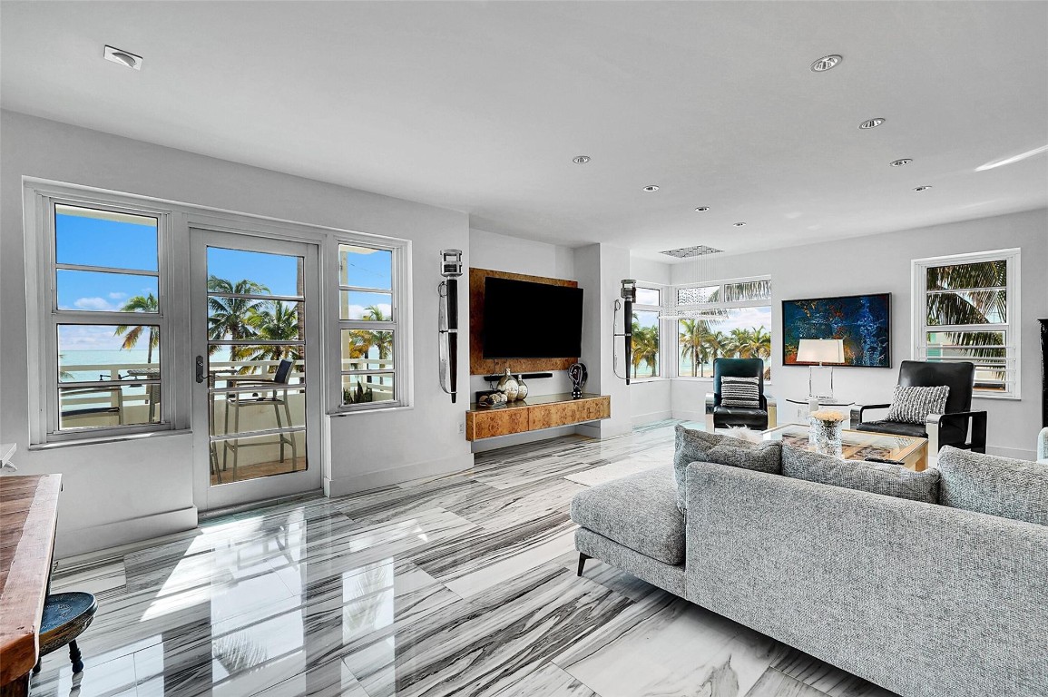 101 S Fort Lauderdale Beach Boulevard 208