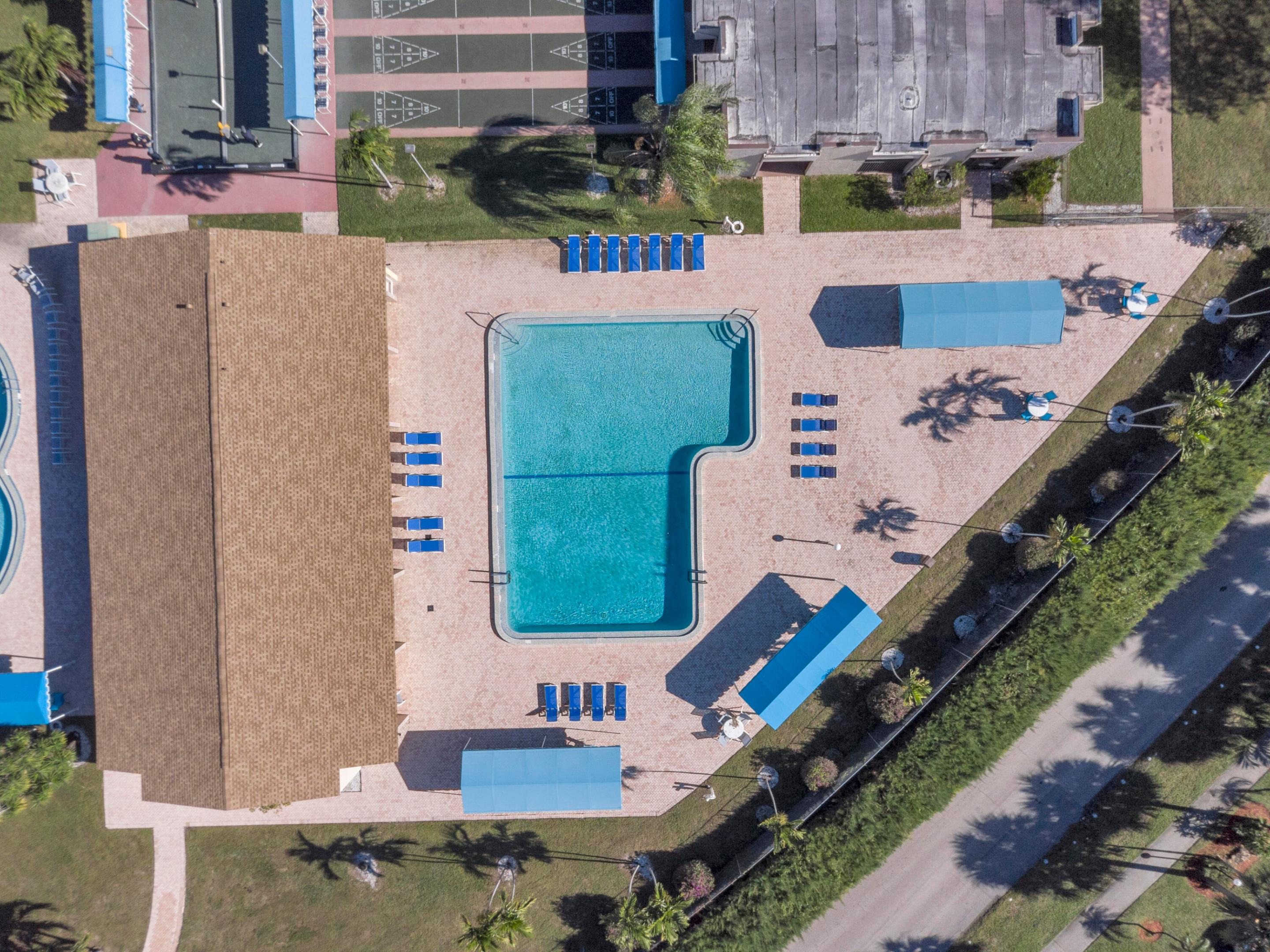 LAKESIDE VILLAGE - Residential