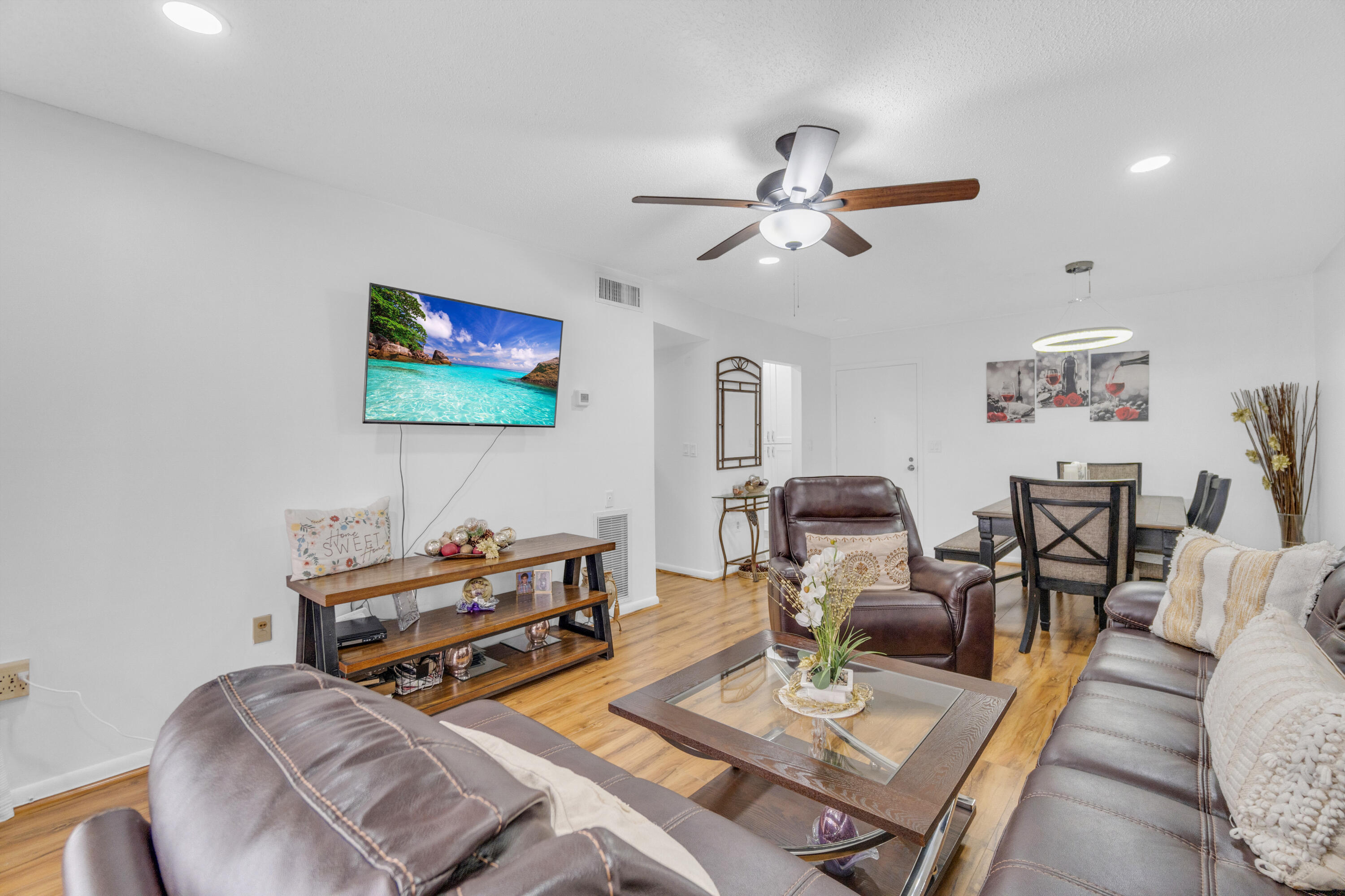 LAKESIDE VILLAGE - Residential