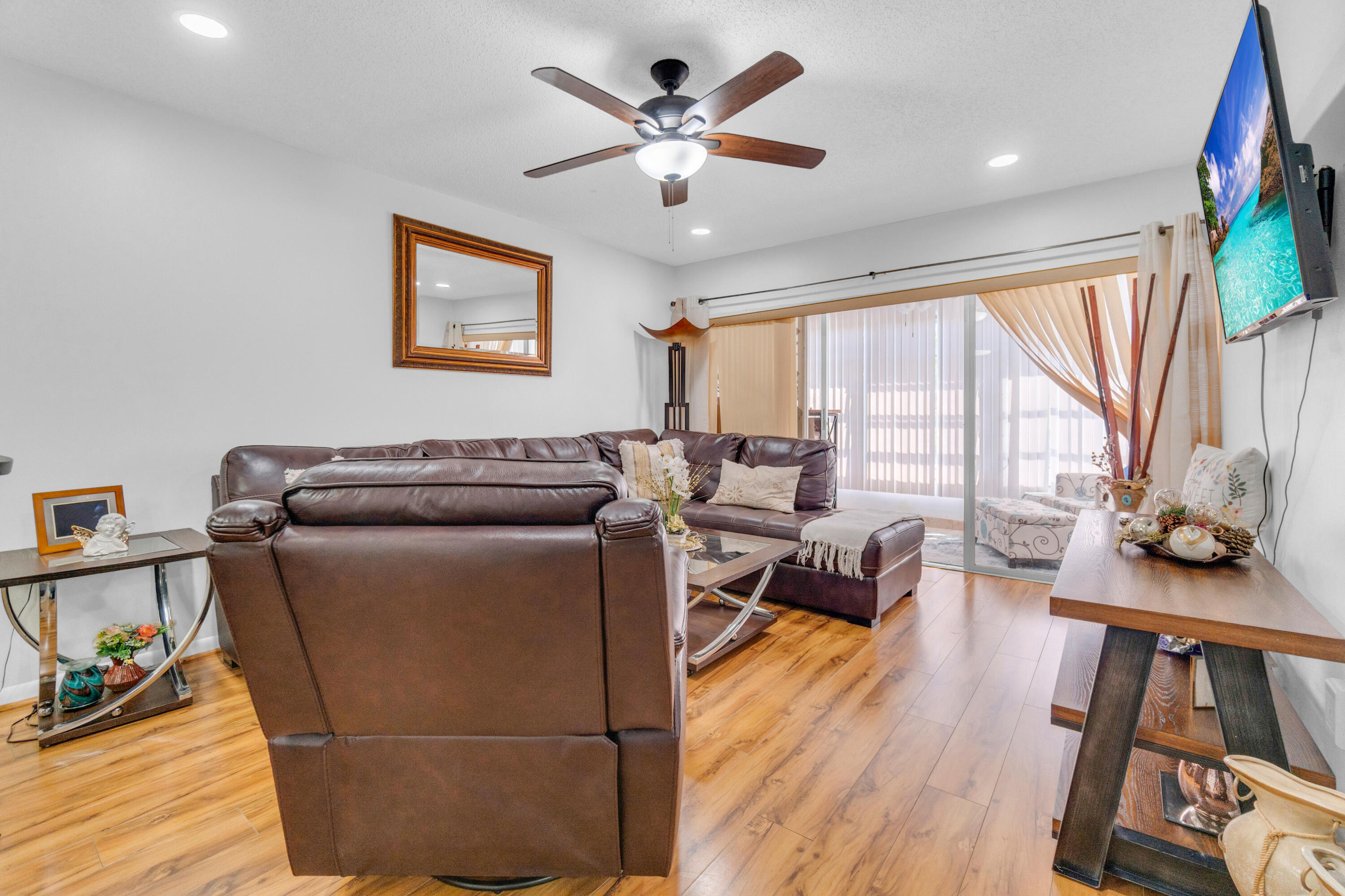 LAKESIDE VILLAGE - Residential