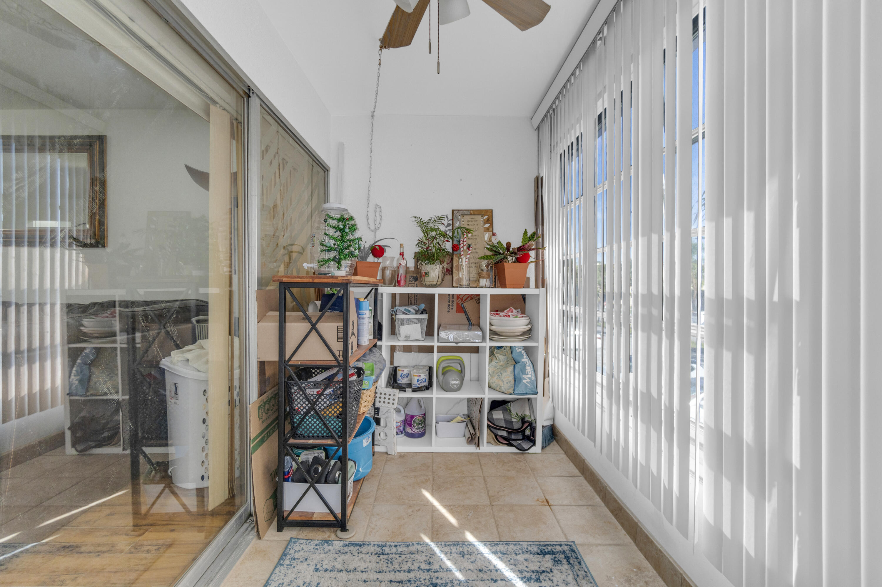 LAKESIDE VILLAGE - Residential