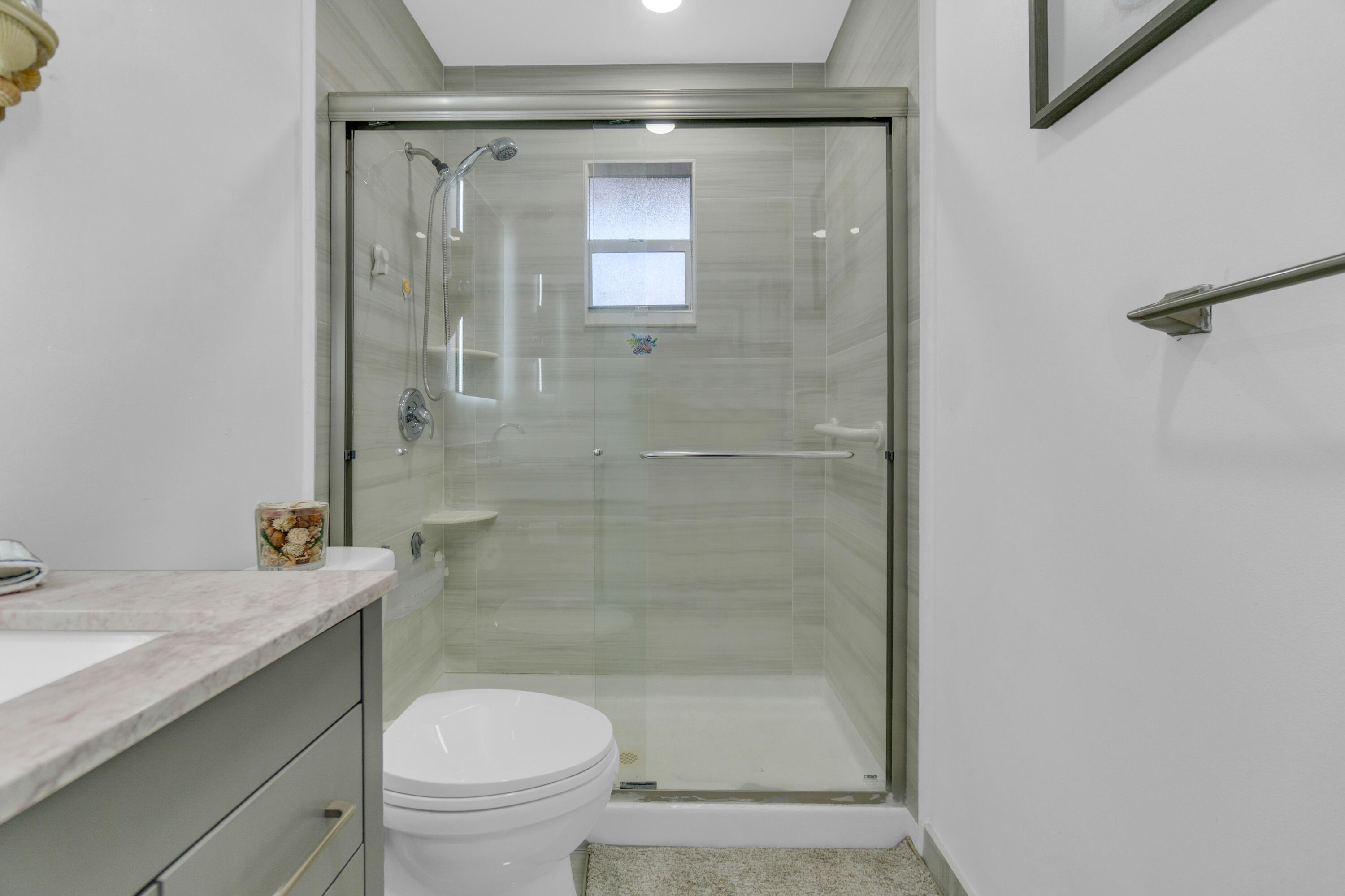 LAKESIDE VILLAGE - Residential