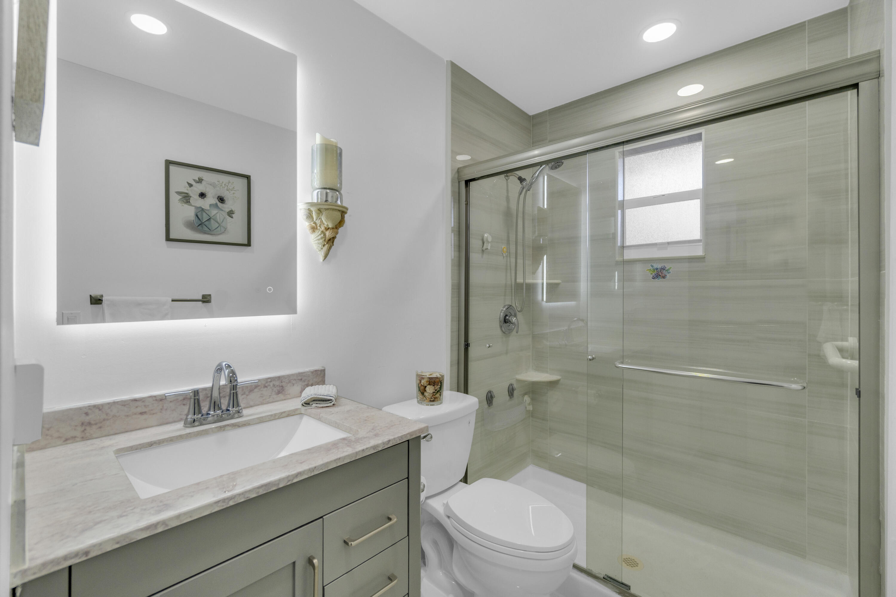 LAKESIDE VILLAGE - Residential