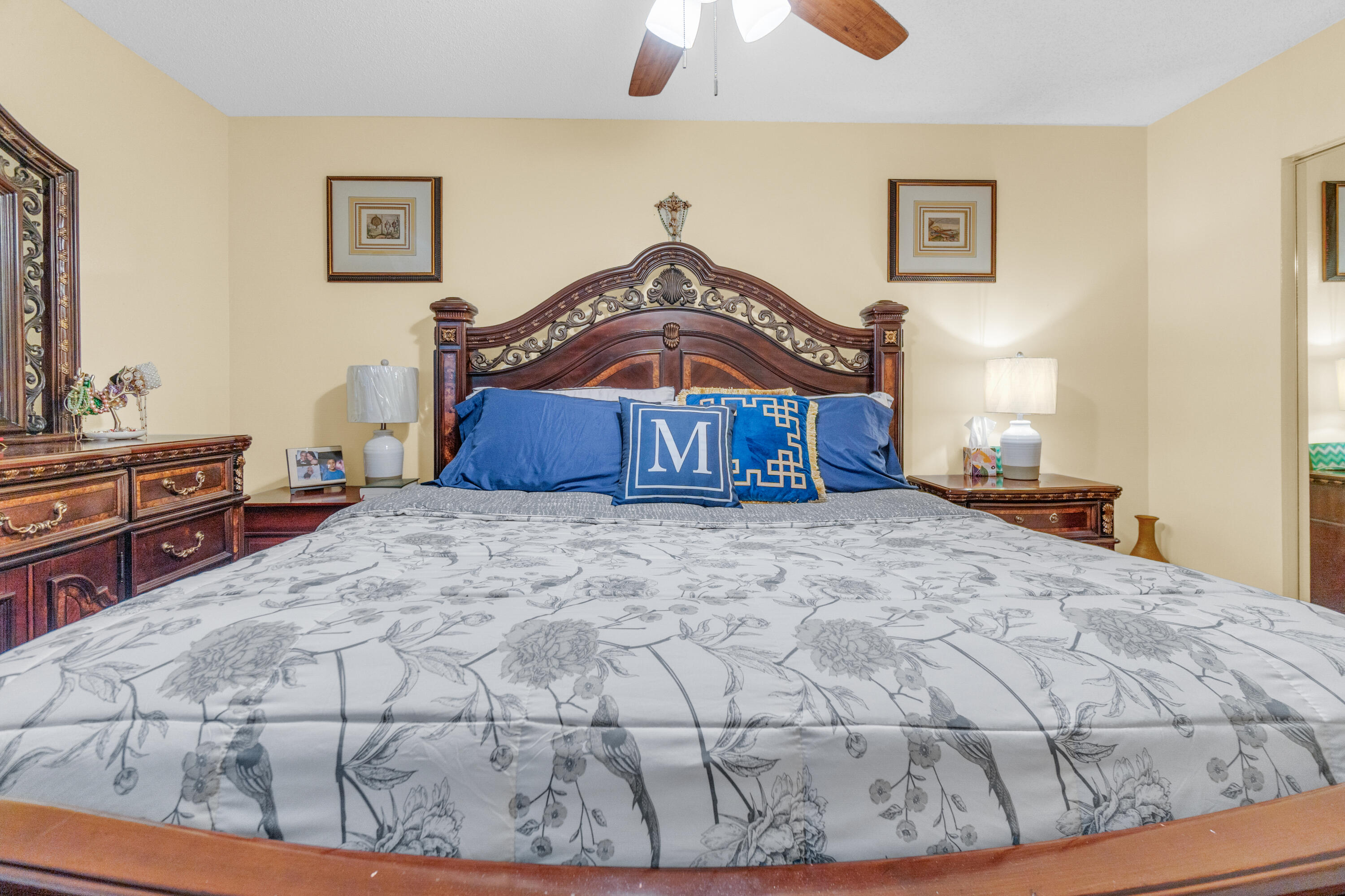 LAKESIDE VILLAGE - Residential