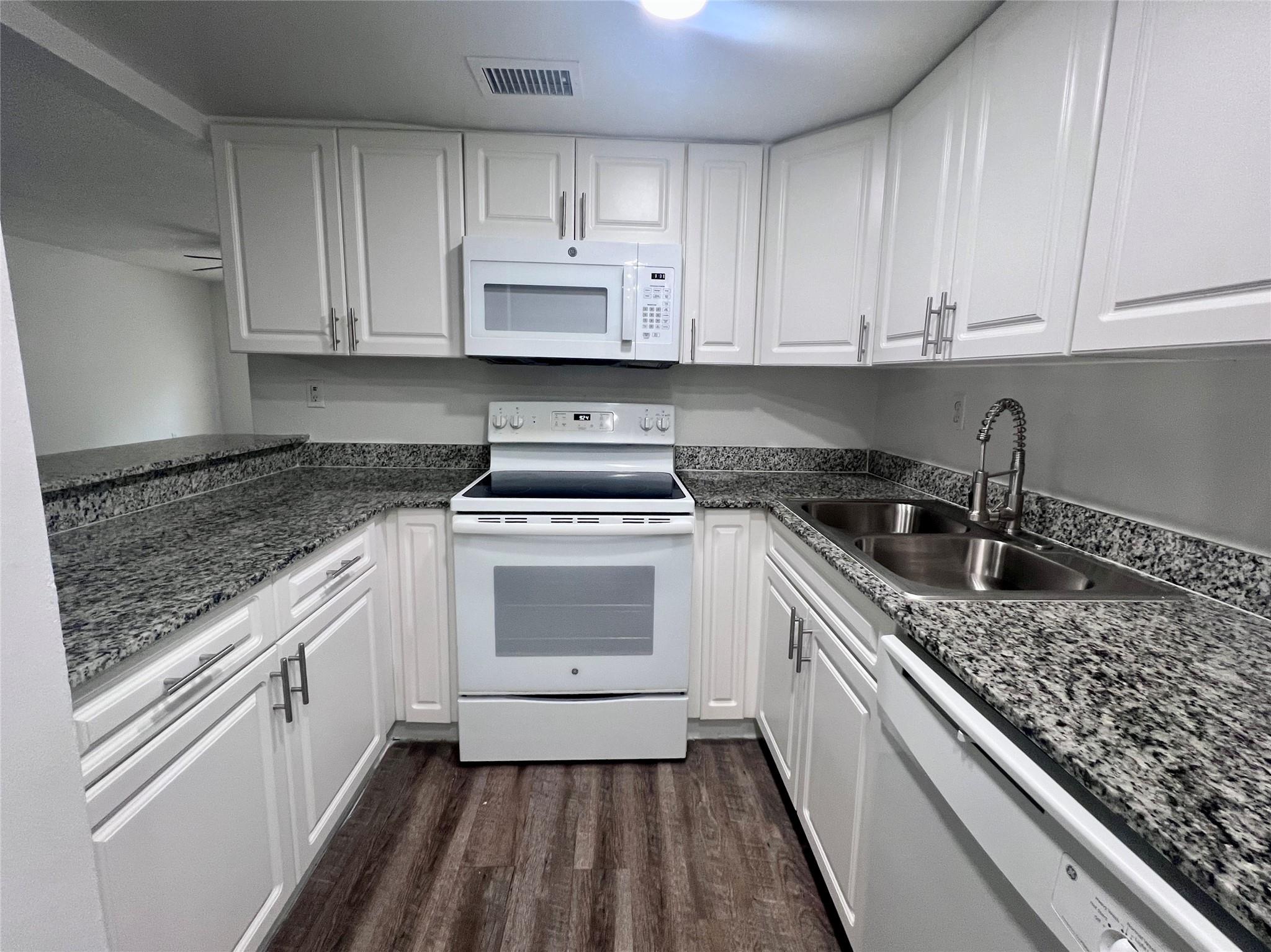 *$99 DEPOSIT (w.a.c) *FAST AND EASY MOVE IN *LARGE FRIENDLY PETS UP TO 60LBS. OKSpacious one bedroom with a very large living area and tons of closet space! (1000sqft!!) Royalton on the Green is now leasing luxury waterfront one and two bedroom residences featuring huge living spaces, oversized bedrooms and tons of closet space. If you’re looking for a spacious and well-appointed rental with resort-style amenities and beautifully maintained grounds, look no further. Country Club Towers offers all these lifestyle choices plus effortless expressway convenience and easy access to anything in Miami-Dade or Broward county.