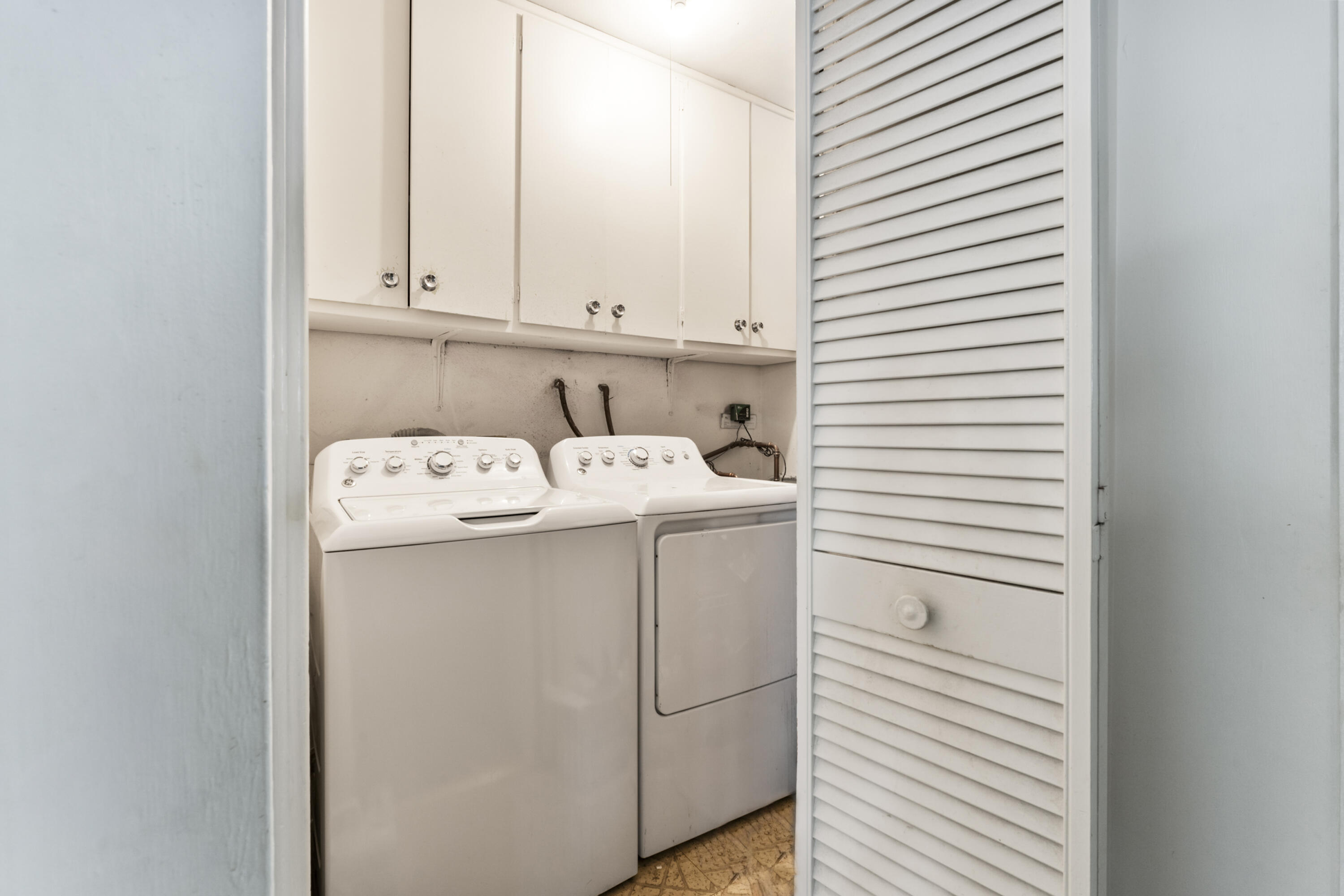 VILLAGE OF PALM SPRINGS PLAT 2LT 7 BLK 14 - Residential