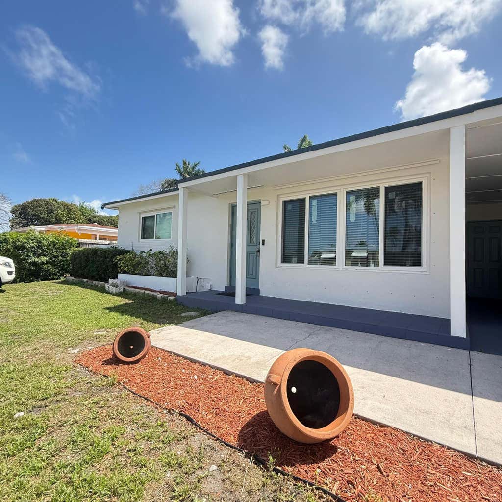 Photo of 337 E Lake Road, Palm Springs, FL 33461 (MLS # R11144065)