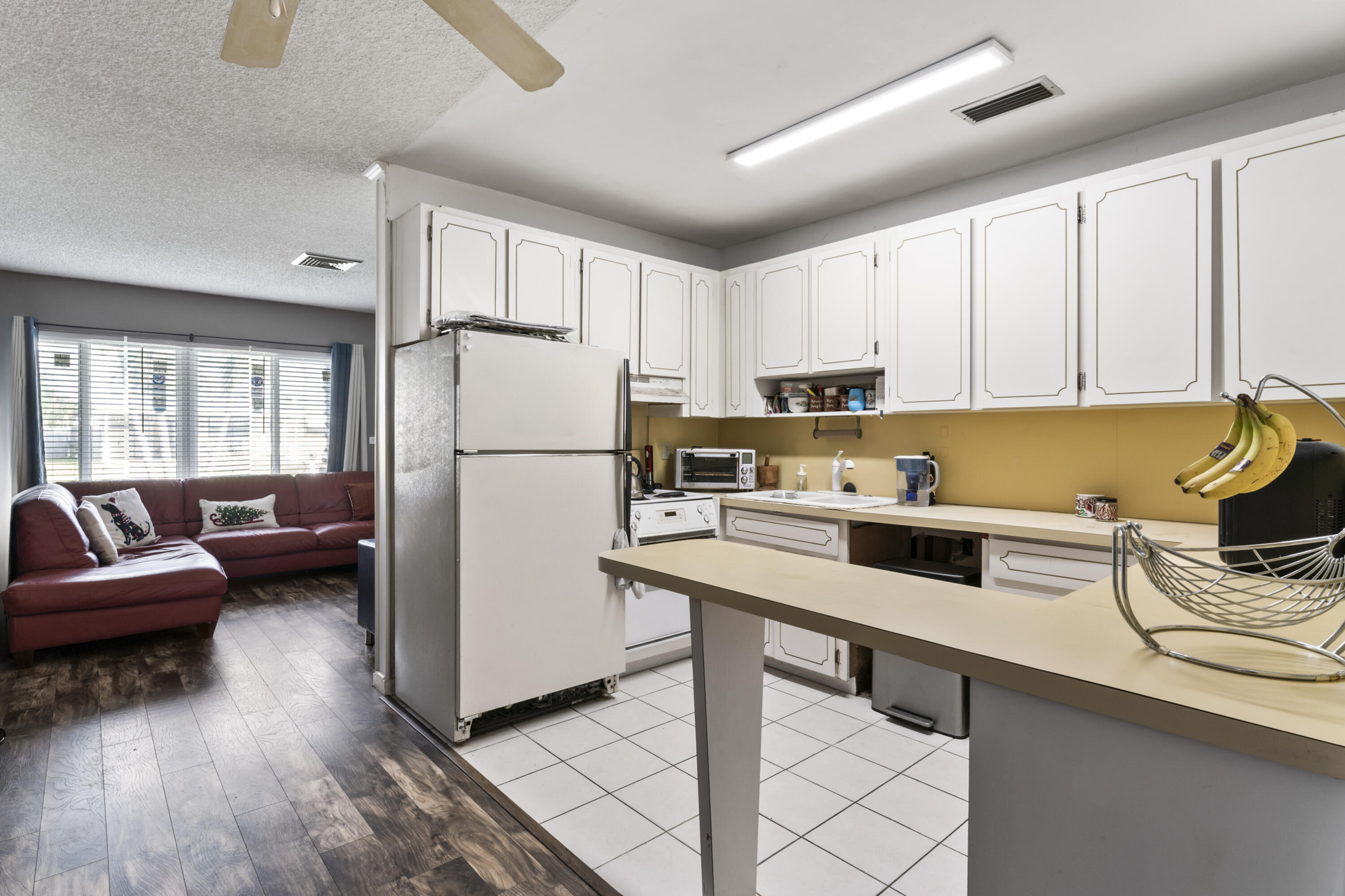 VILLAGE OF PALM SPRINGS PLAT 2LT 7 BLK 14 - Residential