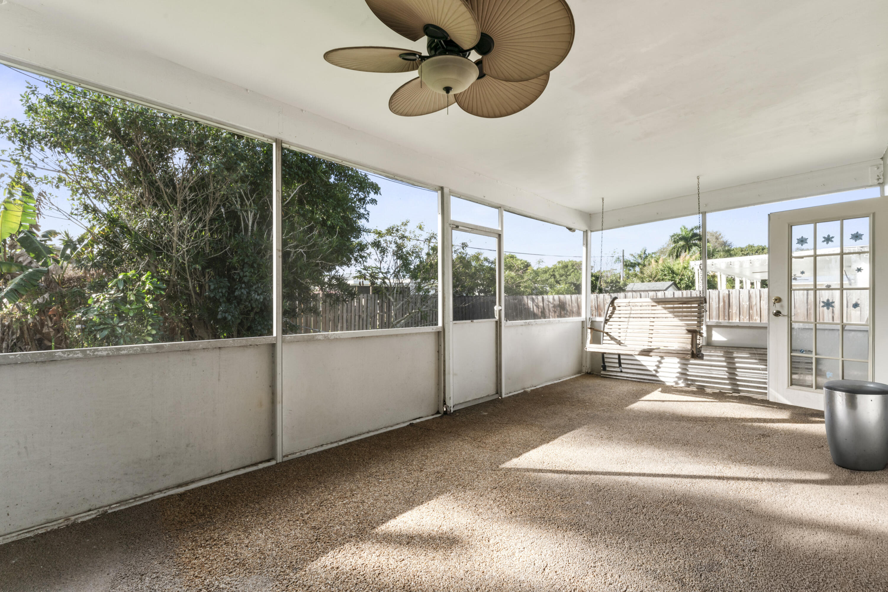 VILLAGE OF PALM SPRINGS PLAT 2LT 7 BLK 14 - Residential