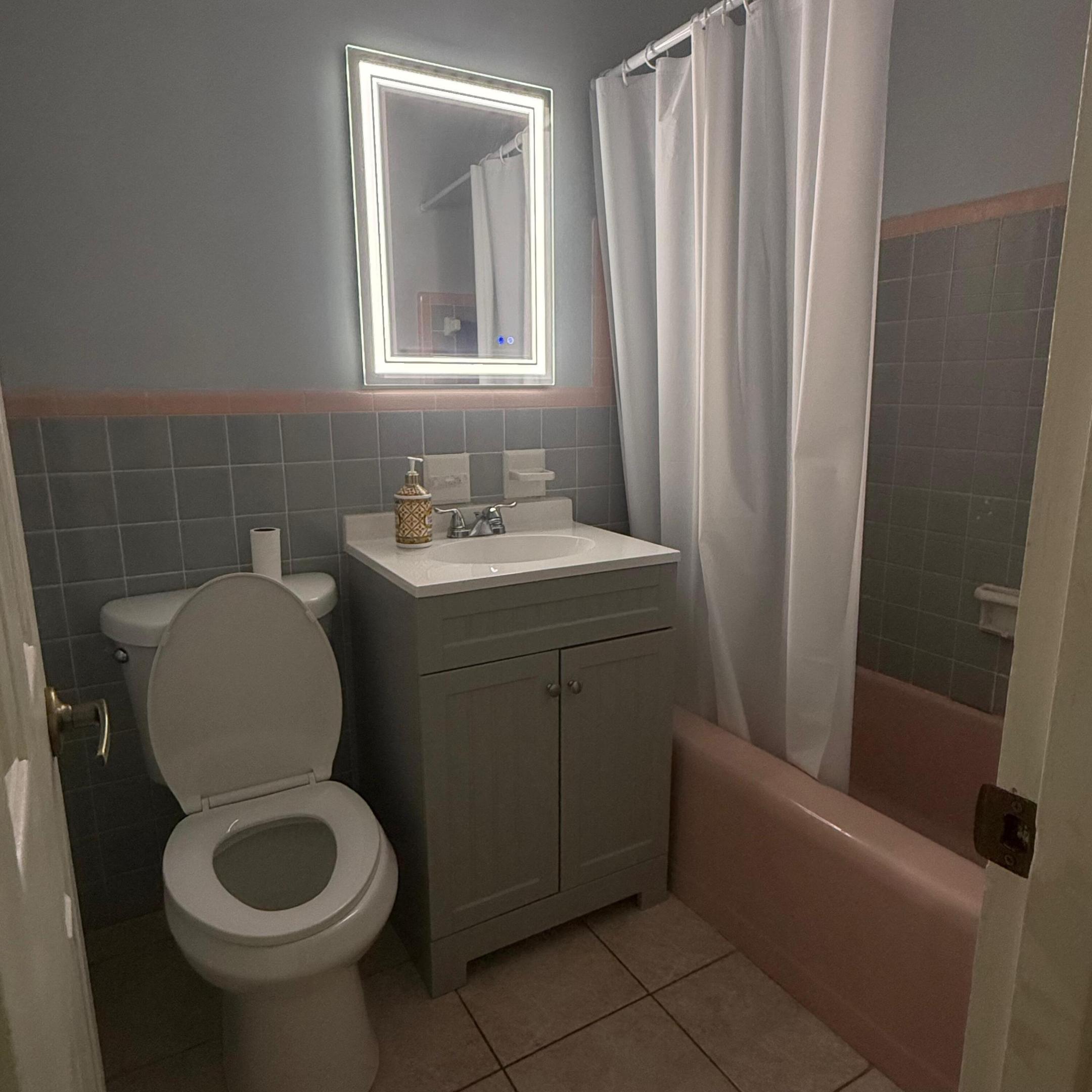 VILLAGE OF PALM SPRINGS PLAT 2LT 7 BLK 14 - Residential