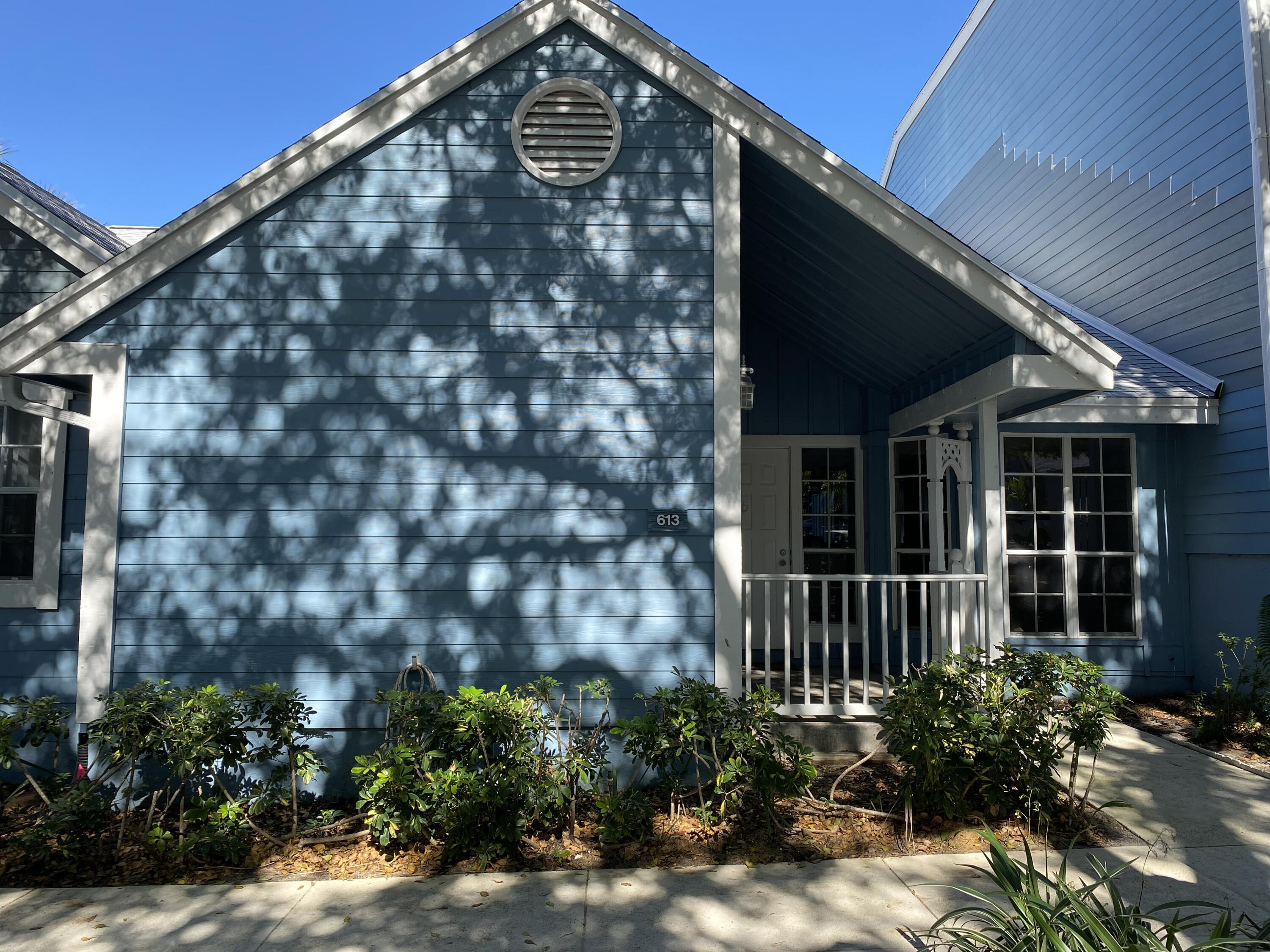 Beautifully upgraded & furnished single floor villa with a large screened in patio. Interior features split bedroom plan, eat in kitchen, wood floors and volume ceilings. Outstanding location close to the beach and shopping with fresh salty breeze. The community is gated with 24 hour security and has amenities including pool with hot tub, tennis, basketball, and Bocce courts. Enjoy this rental for the 2023 off season or 2024 season.
