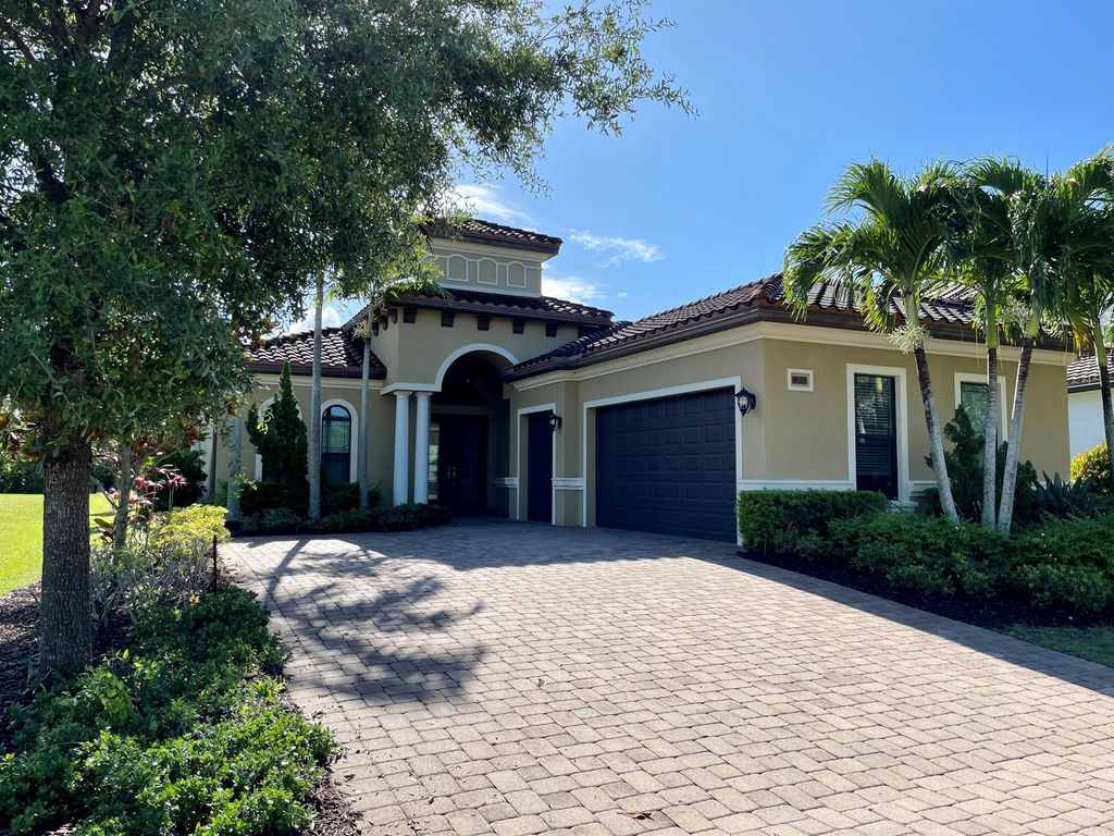 Photo of 270 SE Calmo Circle, Port St Lucie, FL 34984 (MLS # R10894208)