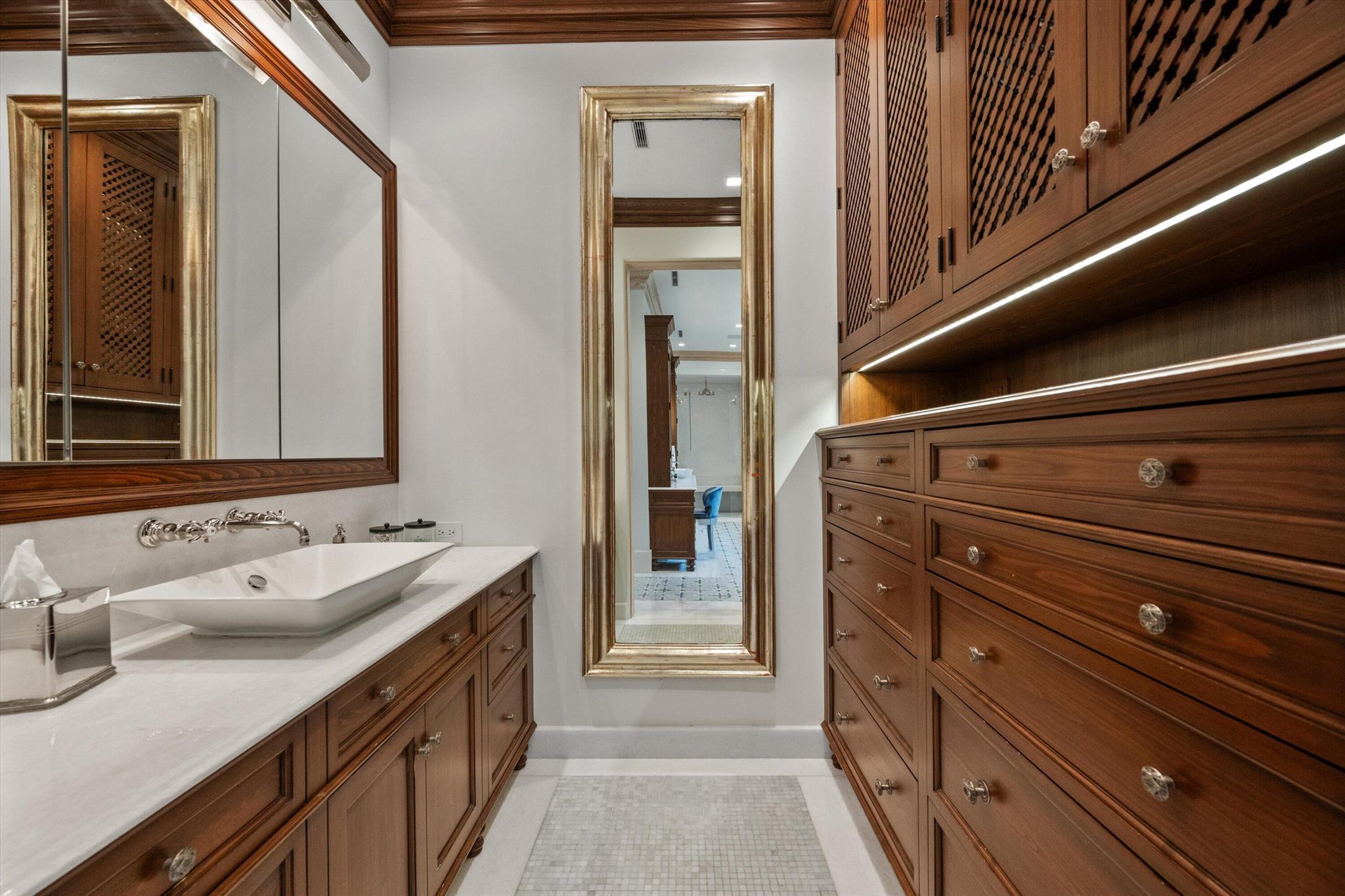 OCEAN PARK H W ROBBINS AD - Residential