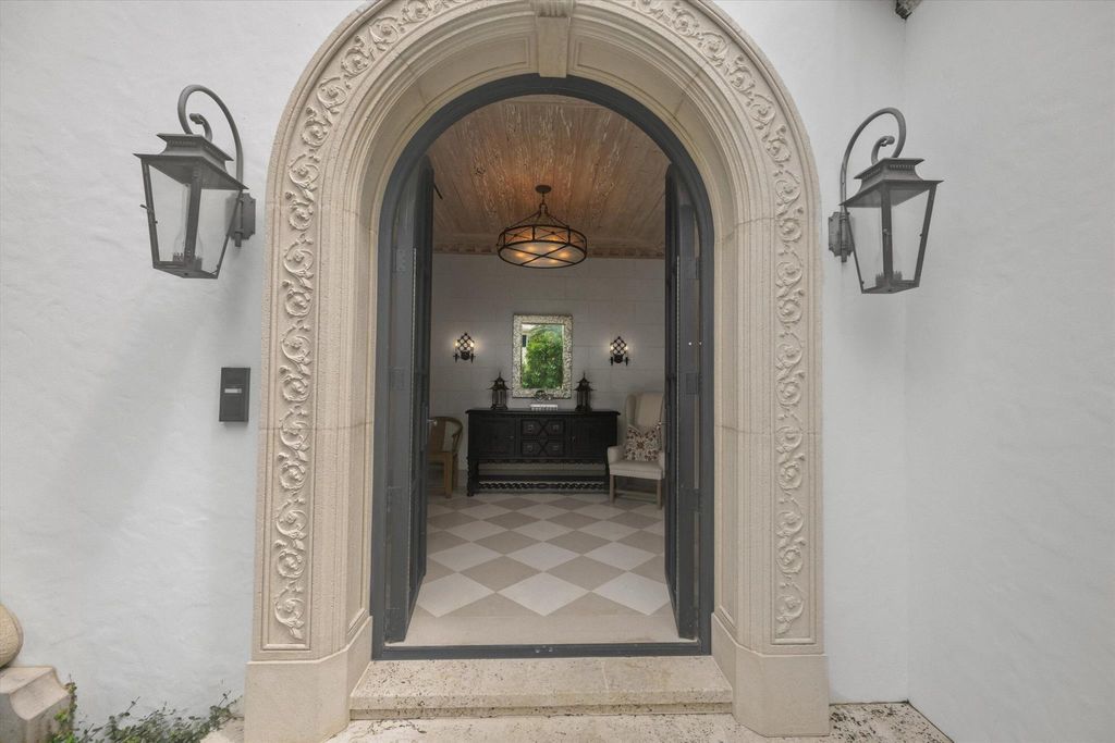 Photo of 167 Everglade Avenue, Palm Beach, FL 33480 (MLS # R11122532)