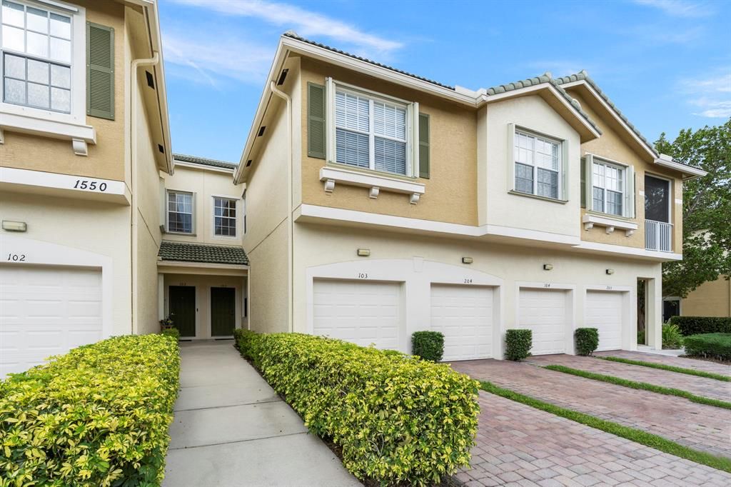 Photo of 1550 SE Wilshire Place #103, Stuart, FL 34994 (MLS # R10714772)