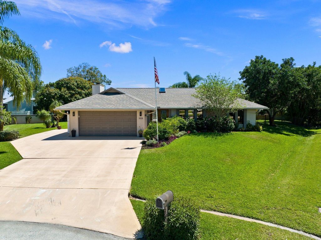 Photo of 1908 SW Woodside Place, Palm City, FL 34990 (MLS # R10975930)