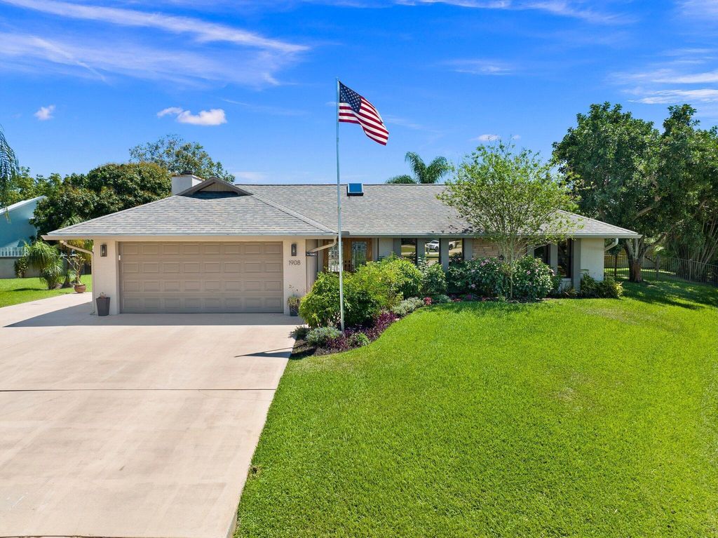 Photo of 1908 SW Woodside Place, Palm City, FL 34990 (MLS # R10975930)