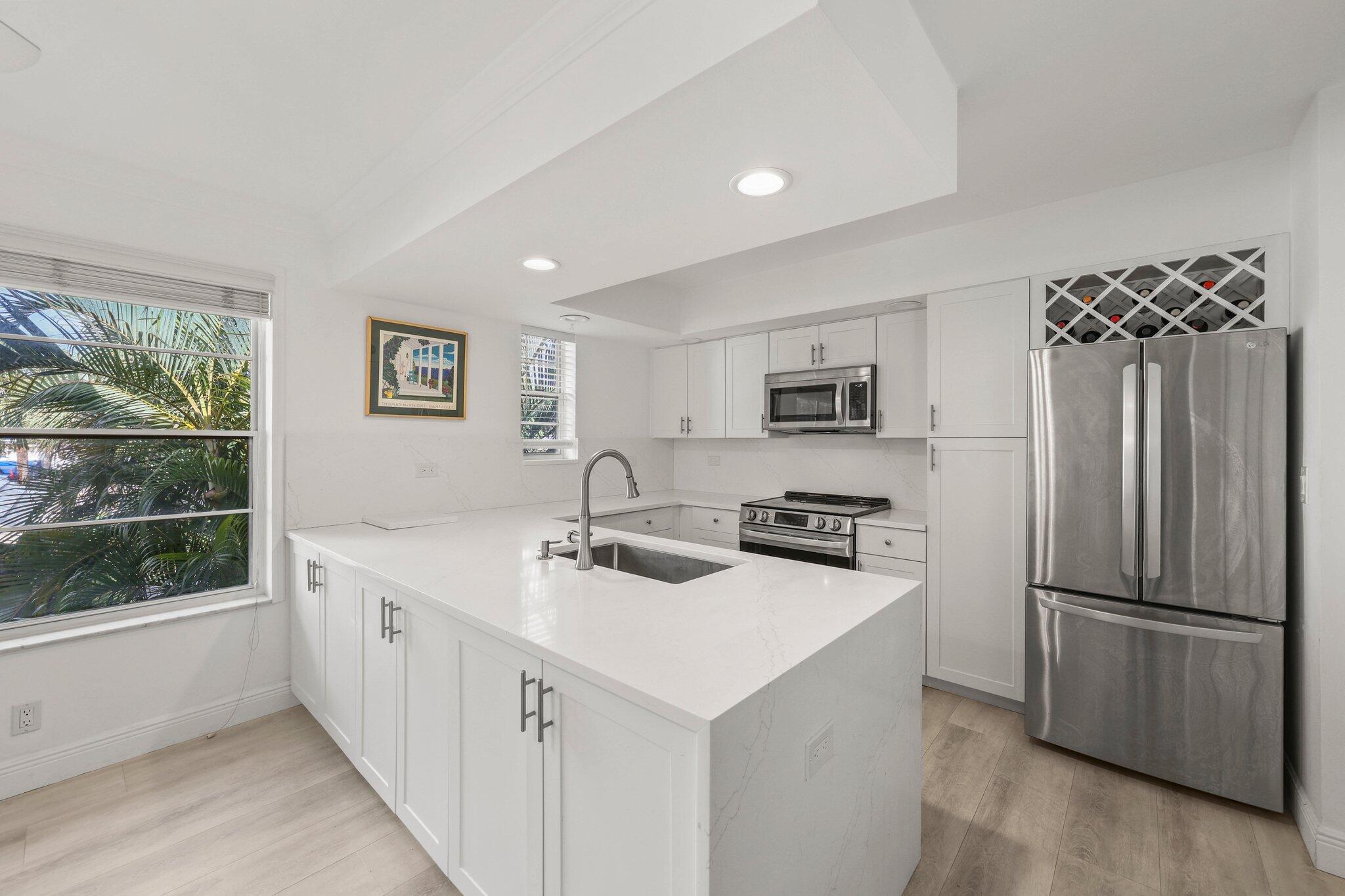 FORSYTH PARK COND DECL FILED 5-23-84 - Residential