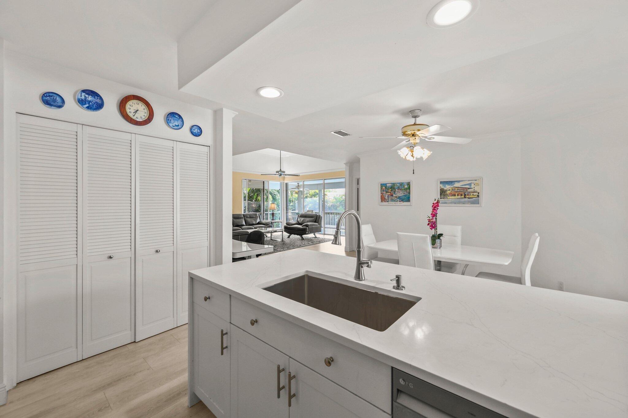 FORSYTH PARK COND DECL FILED 5-23-84 - Residential